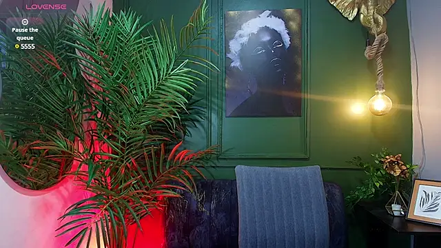 Snapshot of emilybaboo chatting on March 2025 03:56:01 PM emilybaboo online show from March 2025 03:56:01 PM