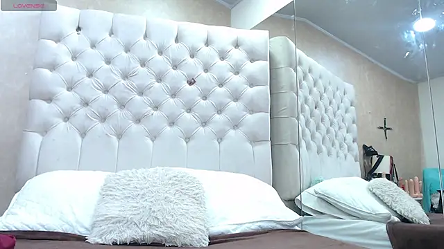 La Crespa x online show from November 2025 12:49:02 PM