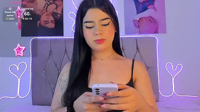 Snapshot of Ashley_piinkk_ chatting on May 2026 06:20:02 AM Ashley piinkk online show from May 2026 06:20:02 AM