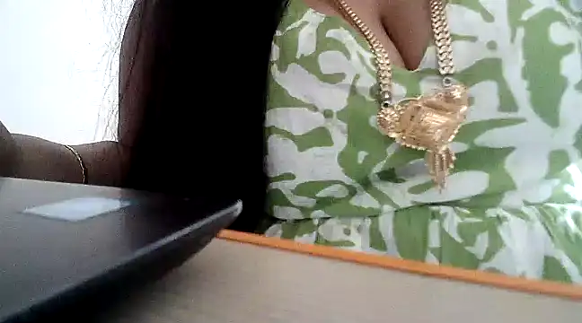 Snapshot of hot_pavitra chatting on February 2025 06:52:02 AM hot pavitra online show from February 2025 06:52:02 AM