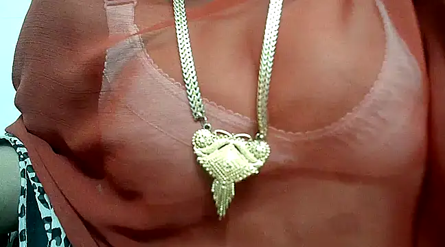 Snapshot of hot_pavitra chatting on February 2025 05:53:02 PM hot pavitra online show from February 2025 05:53:02 PM