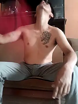 Snapshot of latinobm83 chatting on March 2025 03:18:02 PM latinobm83 online show from March 2025 03:18:02 PM