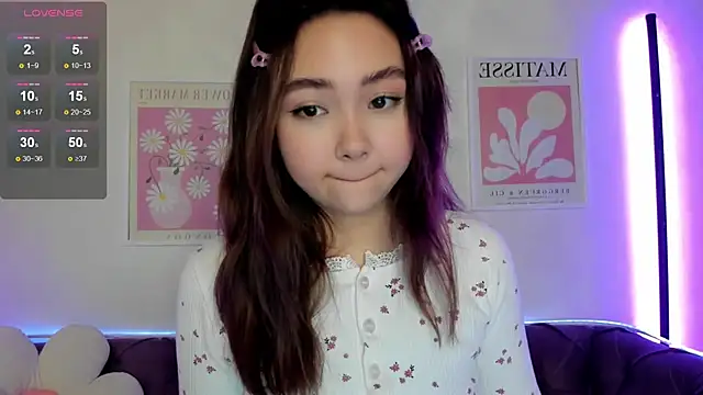 Snapshot of Fluffy_Rose chatting on January 2025 01:30:01 AM Fluffy Rose online show from January 2025 01:30:01 AM