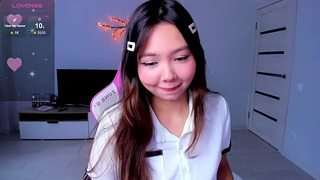 Snapshot of Fluffy_Rose chatting on October 2025 01:58:02 AM Fluffy Rose online show from October 2025 01:58:02 AM