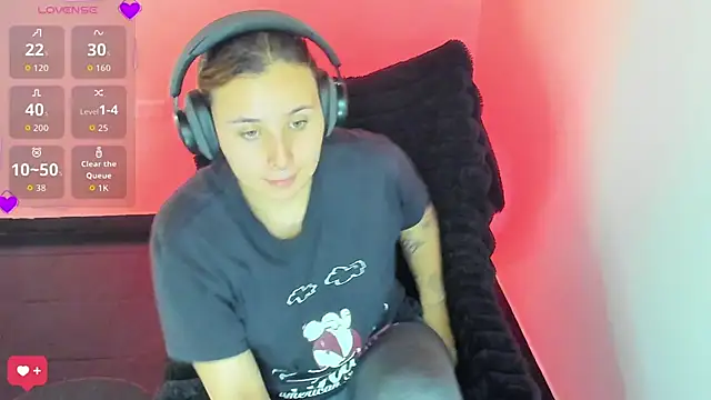 bonnie moon  online show from February 2026 05:52:01 PM