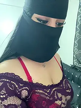 Snapshot of mari_layali chatting on June 2026 06:32:01 PM mari layali online show from June 2026 06:32:01 PM