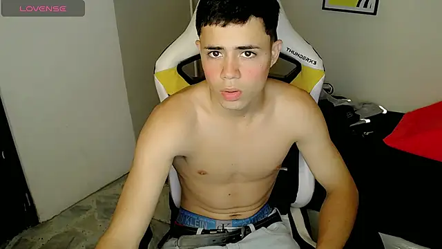 Snapshot of bby_santi chatting on September 2025 02:42:02 PM bby santi online show from September 2025 02:42:02 PM