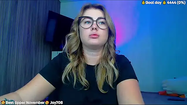 SuchCute online show from November 2025 03:06:01 AM