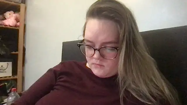 honeyyy24 online show from November 2025 03:54:01 PM