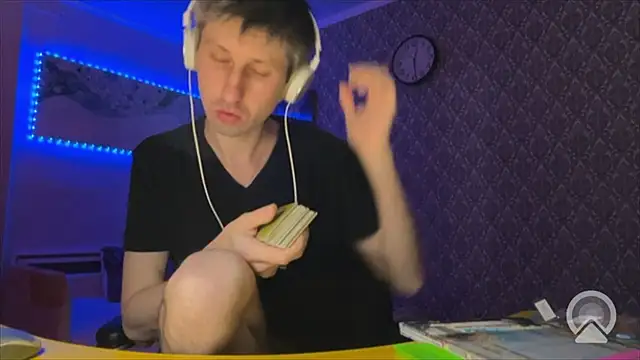 Aki-Laky online show from January 2026 07:30:01 PM