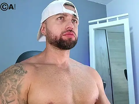 Snapshot of OwenMaximus814 chatting on March 2026 05:39:01 PM OwenMaximus814 online show from March 2026 05:39:01 PM