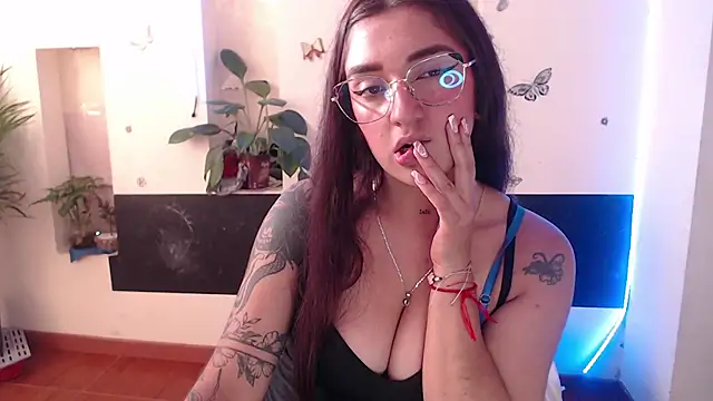 Lia-mitch online show from January 2025 09:51:01 PM