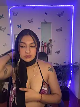 Snapshot of Lia-mitch chatting on July 2026 06:58:02 PM Lia-mitch online show from July 2026 06:58:02 PM