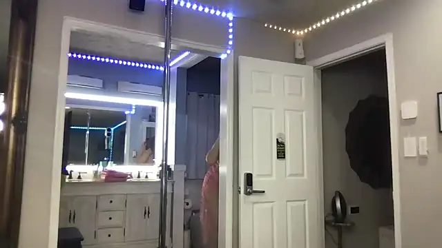 curvyfunlover online show from December 2025 12:09:01 PM