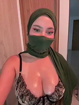 Snapshot of amaal_ chatting on September 2025 10:33:02 PM amaal online show from September 2025 10:33:02 PM