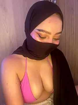 Snapshot of amaal_ chatting on November 2025 06:02:01 PM amaal online show from November 2025 06:02:01 PM