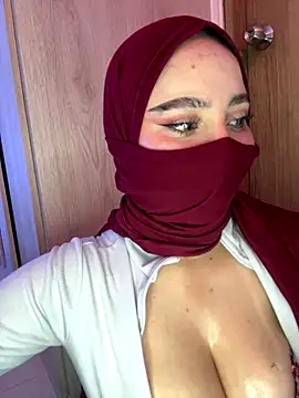 Snapshot of amaal_ chatting on November 2025 11:27:01 PM amaal online show from November 2025 11:27:01 PM