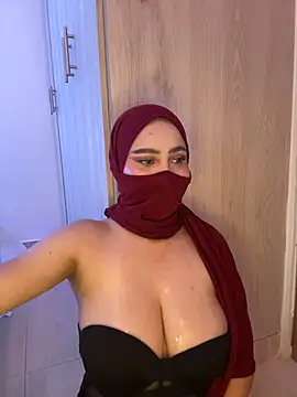 Snapshot of amaal_ chatting on November 2025 08:43:01 PM amaal online show from November 2025 08:43:01 PM