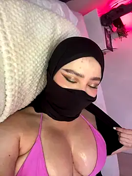 Snapshot of amaal_ chatting on December 2025 04:14:02 PM amaal online show from December 2025 04:14:02 PM