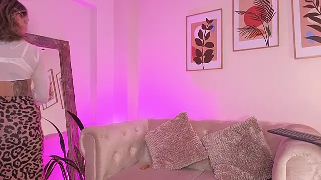 Snapshot of DahianaWalcott chatting on January 2026 08:07:01 PM DahianaWalcott online show from January 2026 08:07:01 PM