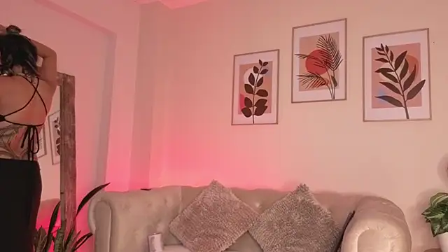 Snapshot of DahianaWalcott chatting on February 2026 05:13:02 PM DahianaWalcott online show from February 2026 05:13:02 PM