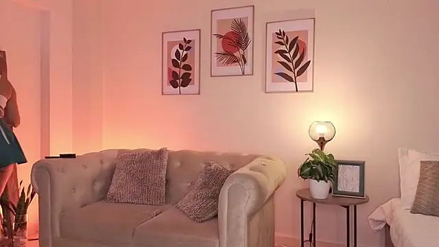 DahianaWalcott online show from March 2026 06:14:01 PM