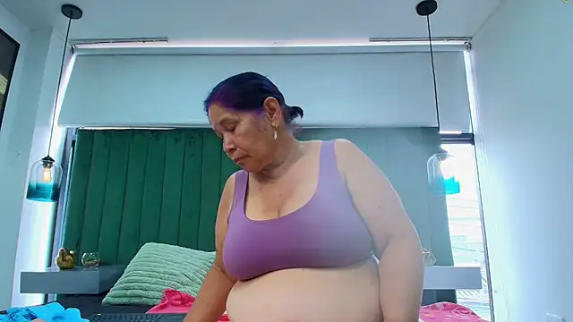 Snapshot of girl_amada chatting on May 2026 02:25:01 PM girl amada online show from May 2026 02:25:01 PM