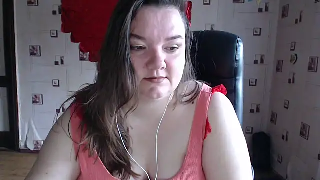 Snapshot of TasyaBigTTs chatting on March 2025 05:43:02 AM TasyaBigTTs online show from March 2025 05:43:02 AM