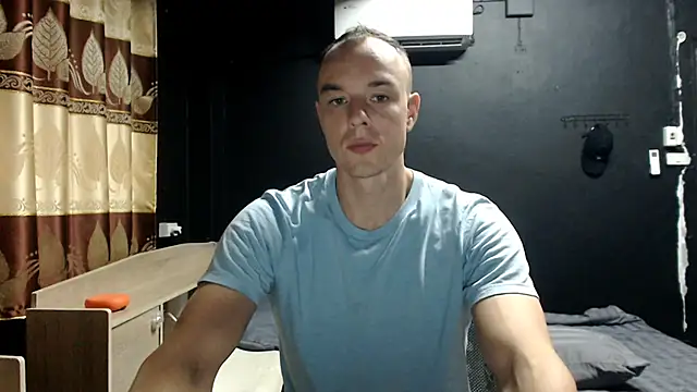Snapshot of heilgarbest chatting on May 2026 04:04:01 PM heilgarbest online show from May 2026 04:04:01 PM