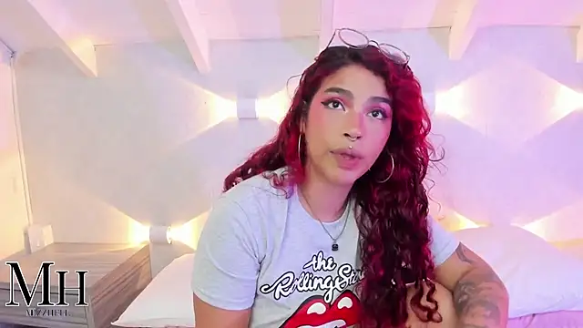 Snapshot of MizzHell chatting on October 2025 12:49:01 PM MizzHell online show from October 2025 12:49:01 PM