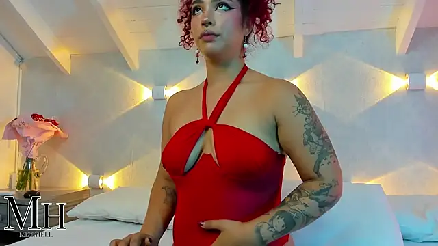 Snapshot of MizzHell chatting on November 2025 01:02:01 PM MizzHell online show from November 2025 01:02:01 PM