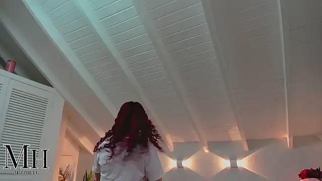 MizzHell online show from April 2026 03:44:02 AM