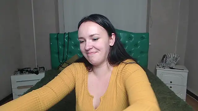 IsabelBlackberry online show from December 2024 03:32:02 PM