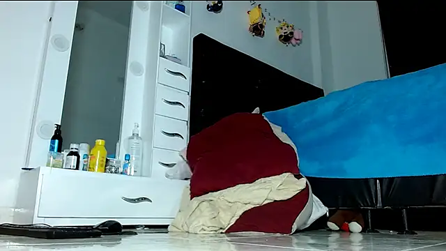 Deleon1995 online show from February 2025 07:03:01 PM