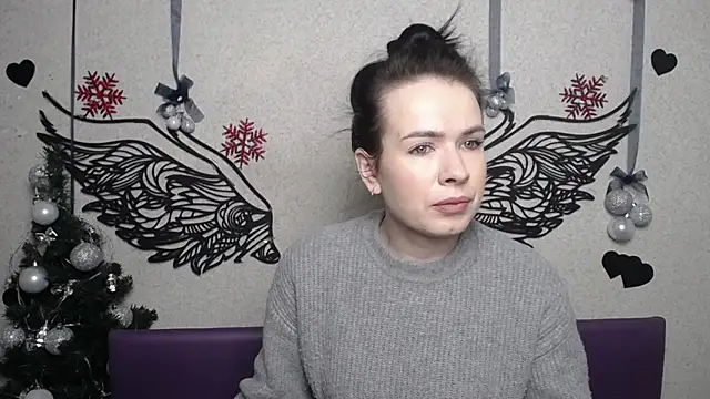 JasmineKouch online show from December 2025 06:42:02 AM