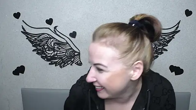 ElizabethSho online show from May 2026 05:12:02 PM