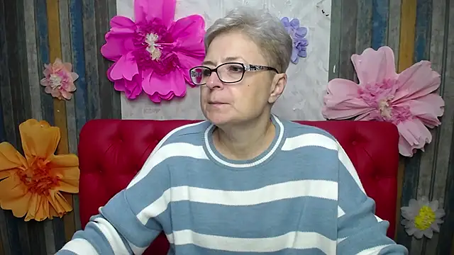 Snapshot of EmiliaGree chatting on October 2025 11:13:02 AM EmiliaGree online show from October 2025 11:13:02 AM