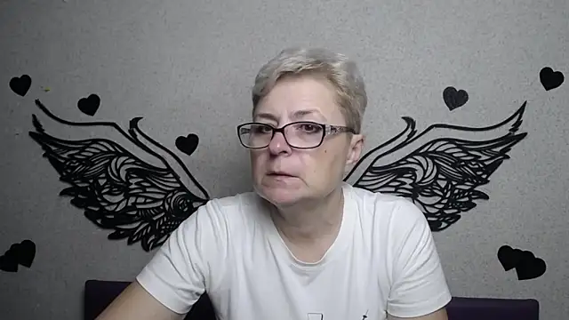 EmiliaGree online show from November 2025 06:06:02 PM