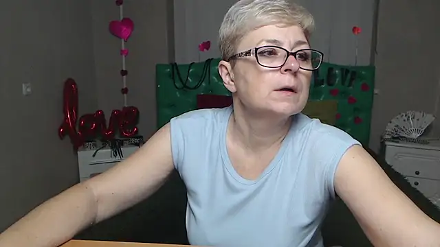 EmiliaGree online show from November 2025 06:10:02 PM