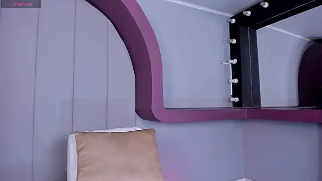 celestelewis online show from October 2025 07:34:02 PM