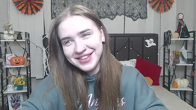 LauraHlot online show from October 2025 06:47:01 PM