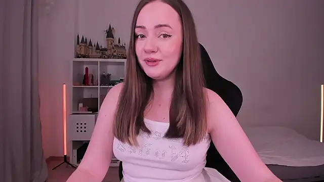 WalkingGirl online show from February 2025 06:53:01 PM