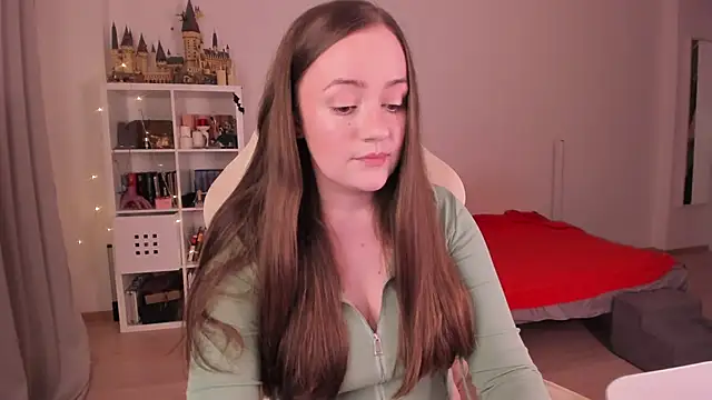 WalkingGirl online show from September 2025 09:40:02 PM