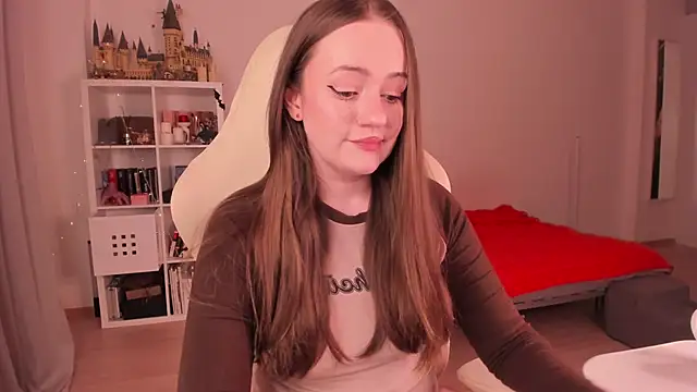 WalkingGirl online show from September 2025 05:51:02 PM