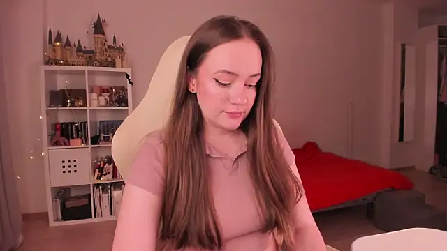 WalkingGirl online show from September 2025 04:01:01 PM