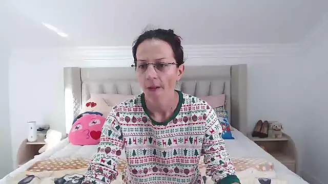 CatWoman0001 online show from November 2025 07:52:02 AM