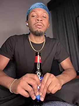 Snapshot of MobyDxck chatting on February 2025 02:17:02 AM MobyDxck online show from February 2025 02:17:02 AM