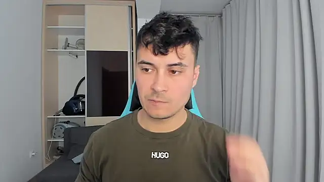 MatMalonne online show from November 2025 01:25:02 PM