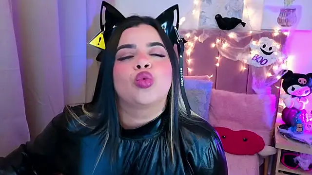 MiahJoness online show from October 2025 02:01:02 AM