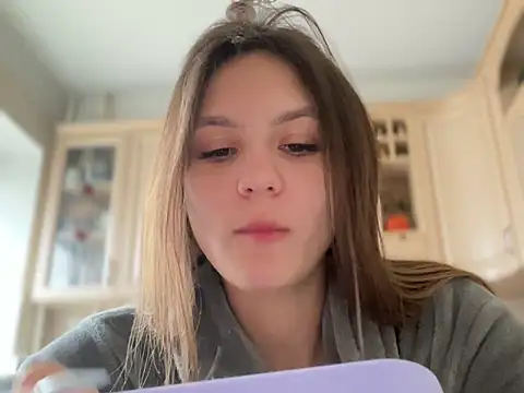 Snapshot of sweety_secret_ chatting on January 2025 09:13:02 AM sweety secret online show from January 2025 09:13:02 AM